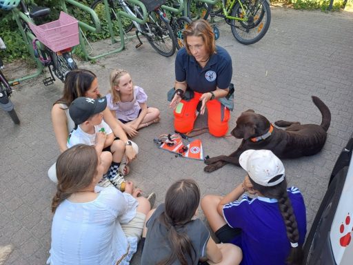Besuch der Rettungshundestaffel 